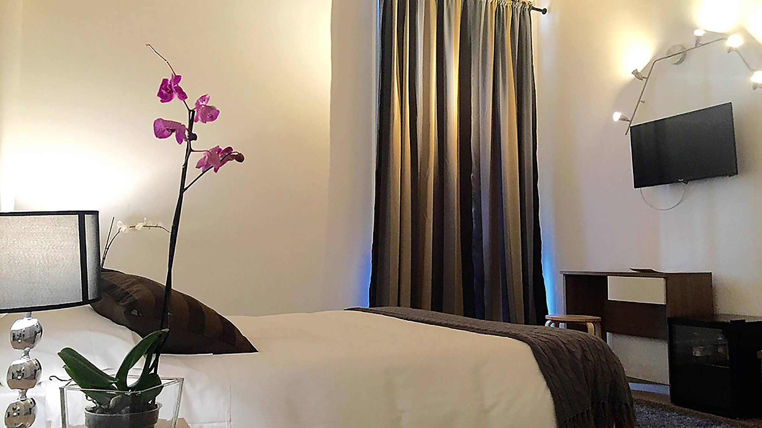 gh-collection-rome-Iuturna-guesthouse-camera-3
